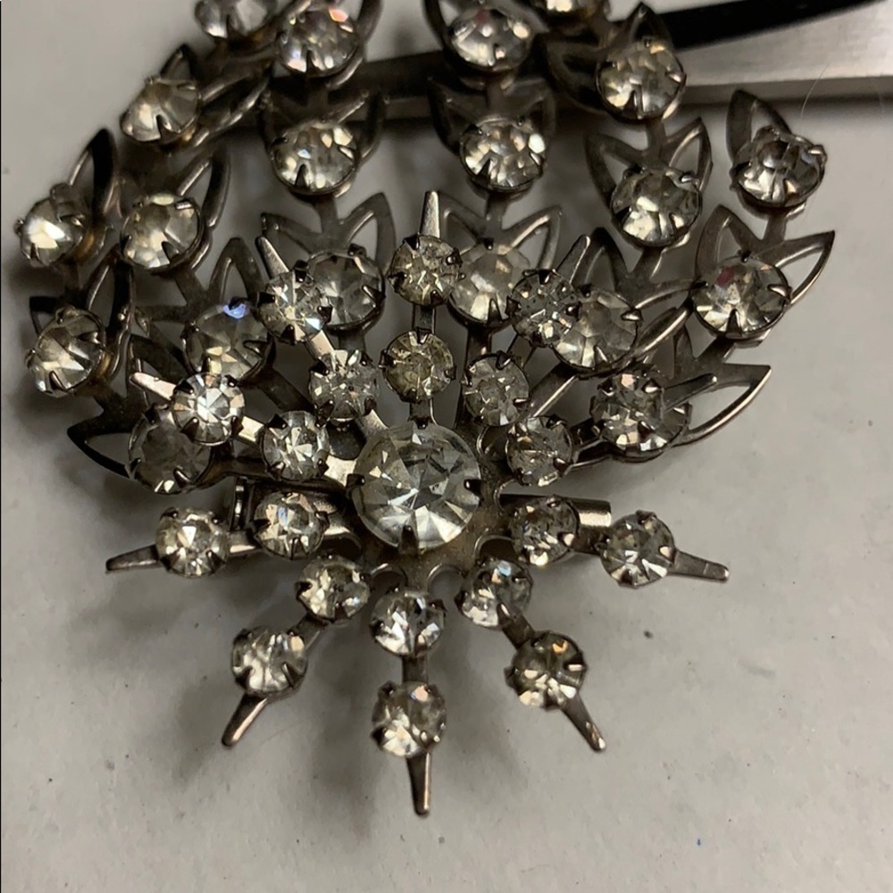 WHITE Rhinestone Pin Brooch Vintage - Picture 3 of 4